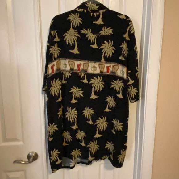 $5    Pierre Cardin Mens Palm Trees and Cocktails Shirt 🔥(MUST BE BUNDLED -3 +) - Picture 2 of 3